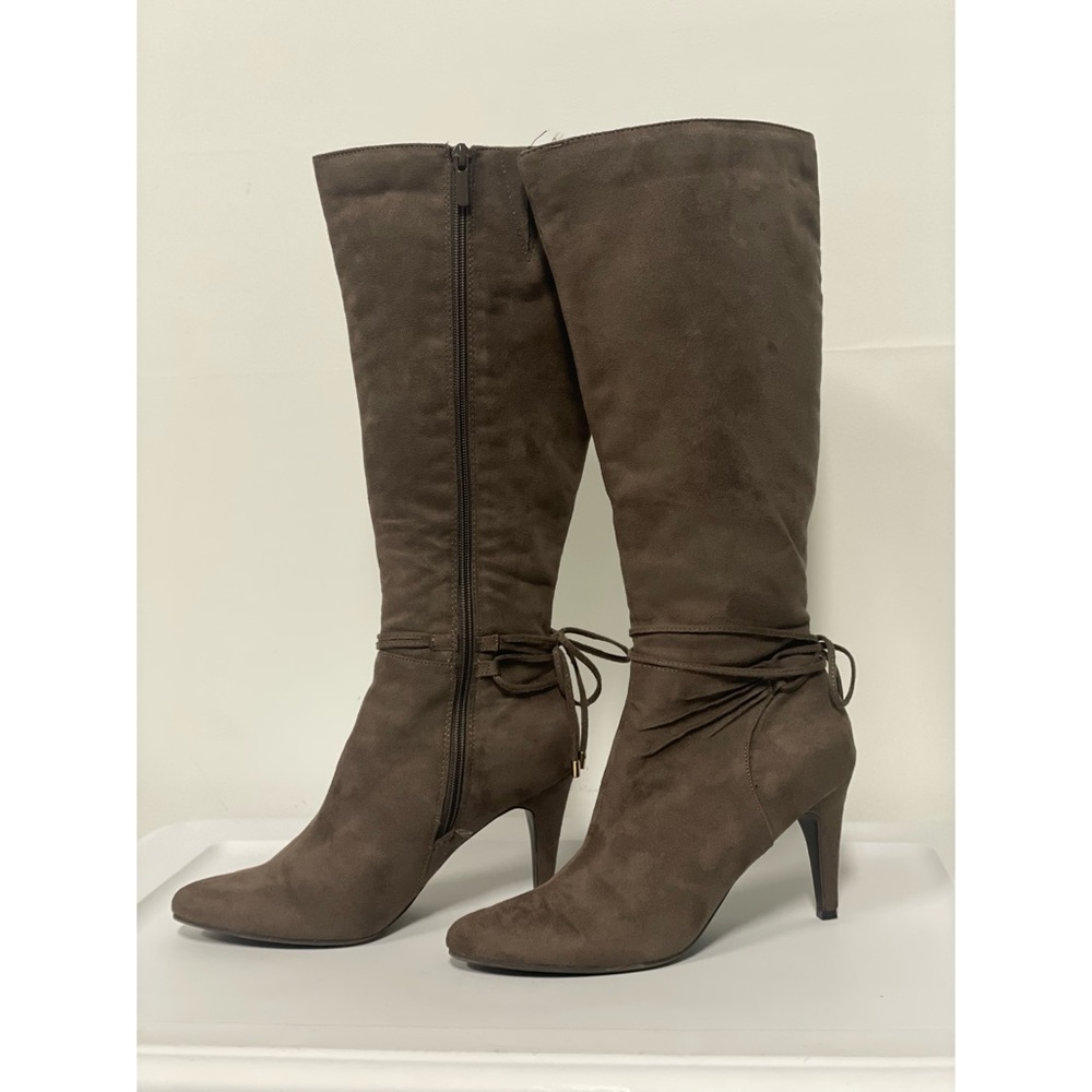 Covington Gabrielle Boots Pointed Toe Stiletto Heel Faux Microsuede Grey SZ 7.5
